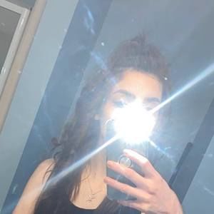 Meet your Posher, Kamelia